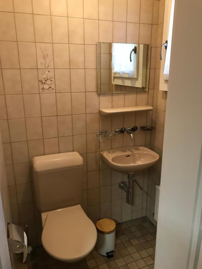 Simple Studio 36M2 In The Center Of Burgdorf Private Parking Small Bathroom Buitenkant foto
