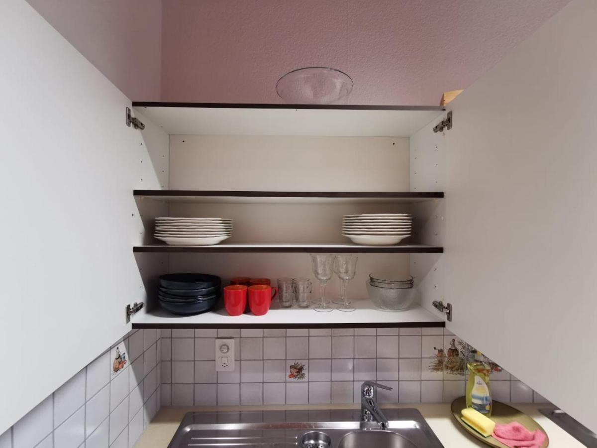 Simple Studio 36M2 In The Center Of Burgdorf Private Parking Small Bathroom Buitenkant foto